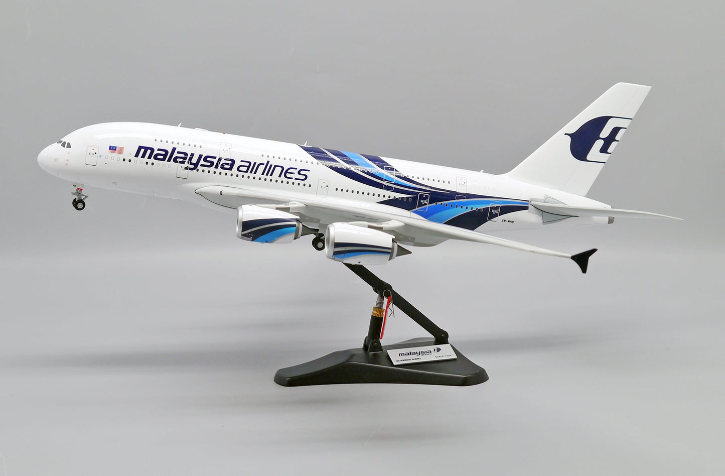 1/200 Malaysia Airlines A380 9MMNB
