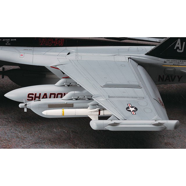 1/48 EA-18G GROWLER (U.S. Navy Carrier-Borne ECM Aircraft)