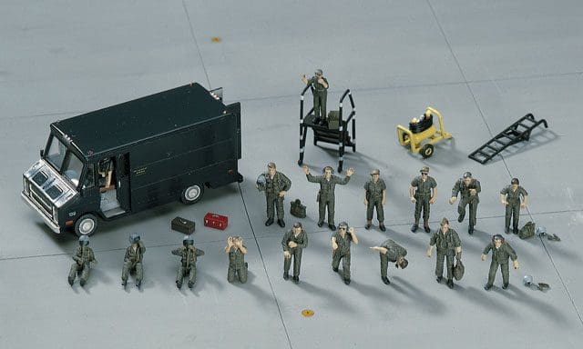 1/72 U.S. PILOT/GROUND CREW SET AIRCRAFT IN ACTION SERIES
