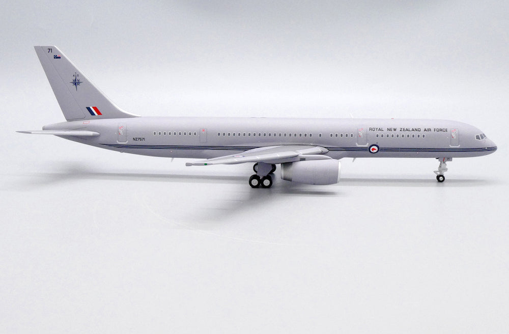 1/200 Royal New Zealand Air Force B757200 NZ7571