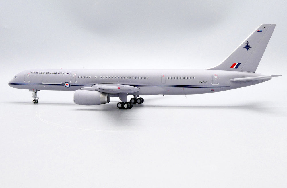 1/200 Royal New Zealand Air Force B757200 NZ7571