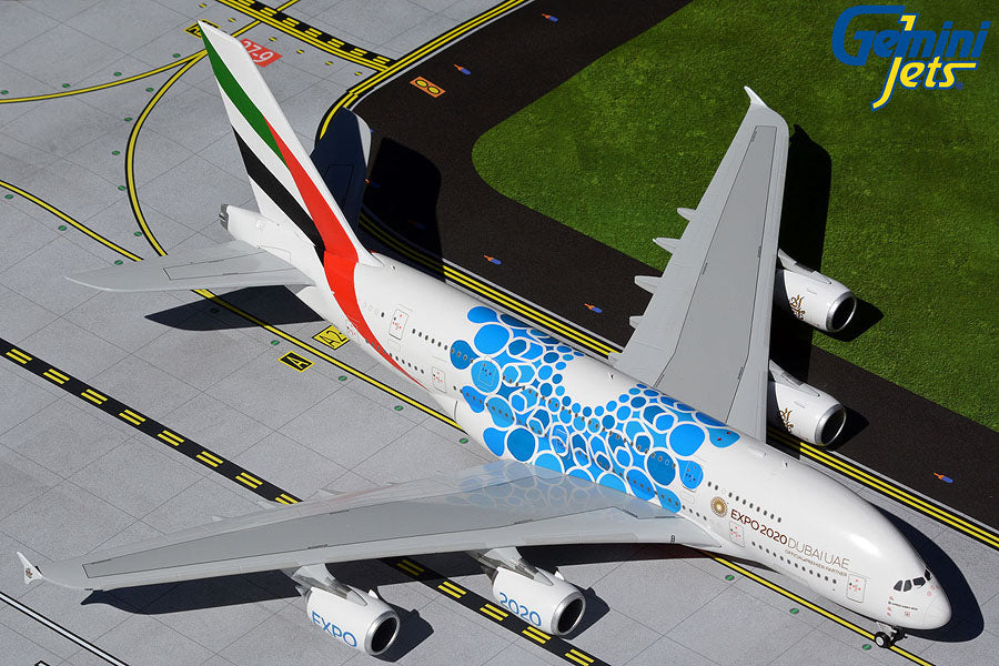 G2UAE1044 1/200 Emirates A380 A6-EOT Expo 2020? w/ blue baubles