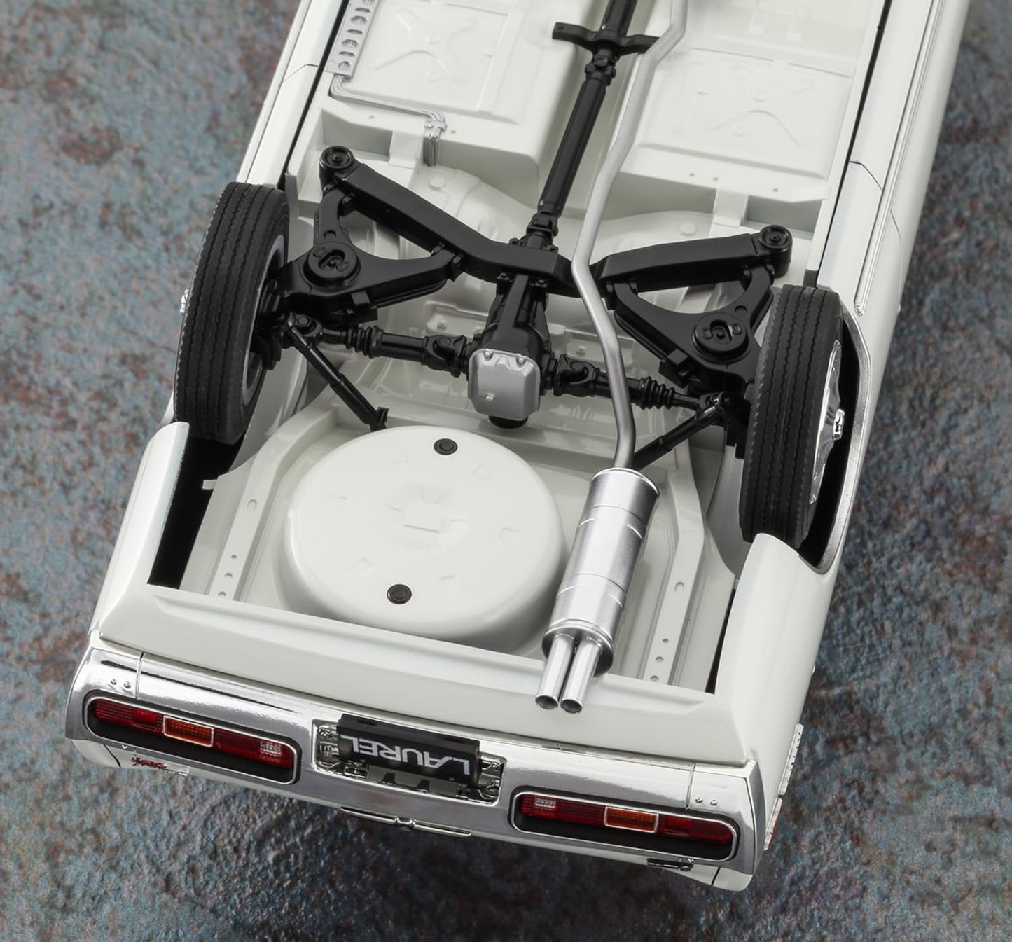 1/24 NISSAN LAUREL HT 2000SGX (KHC130) LATE VERSION (1973) CUSTOM VERSION