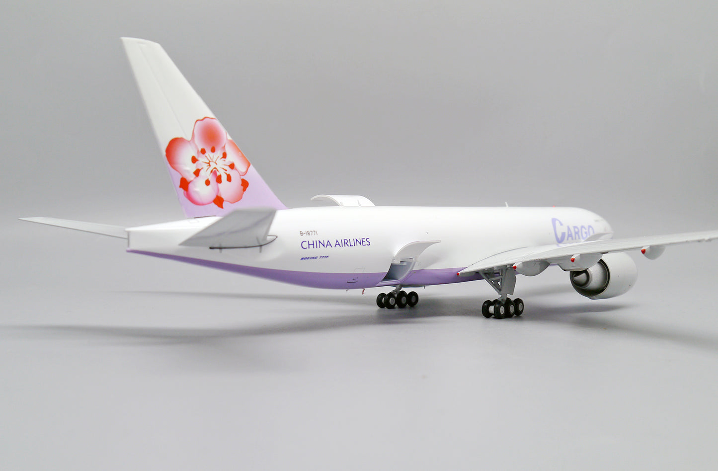 1/200 China Airlines Cargo Boeing 777F "Interactive Series" Reg: B-18771 with Stand