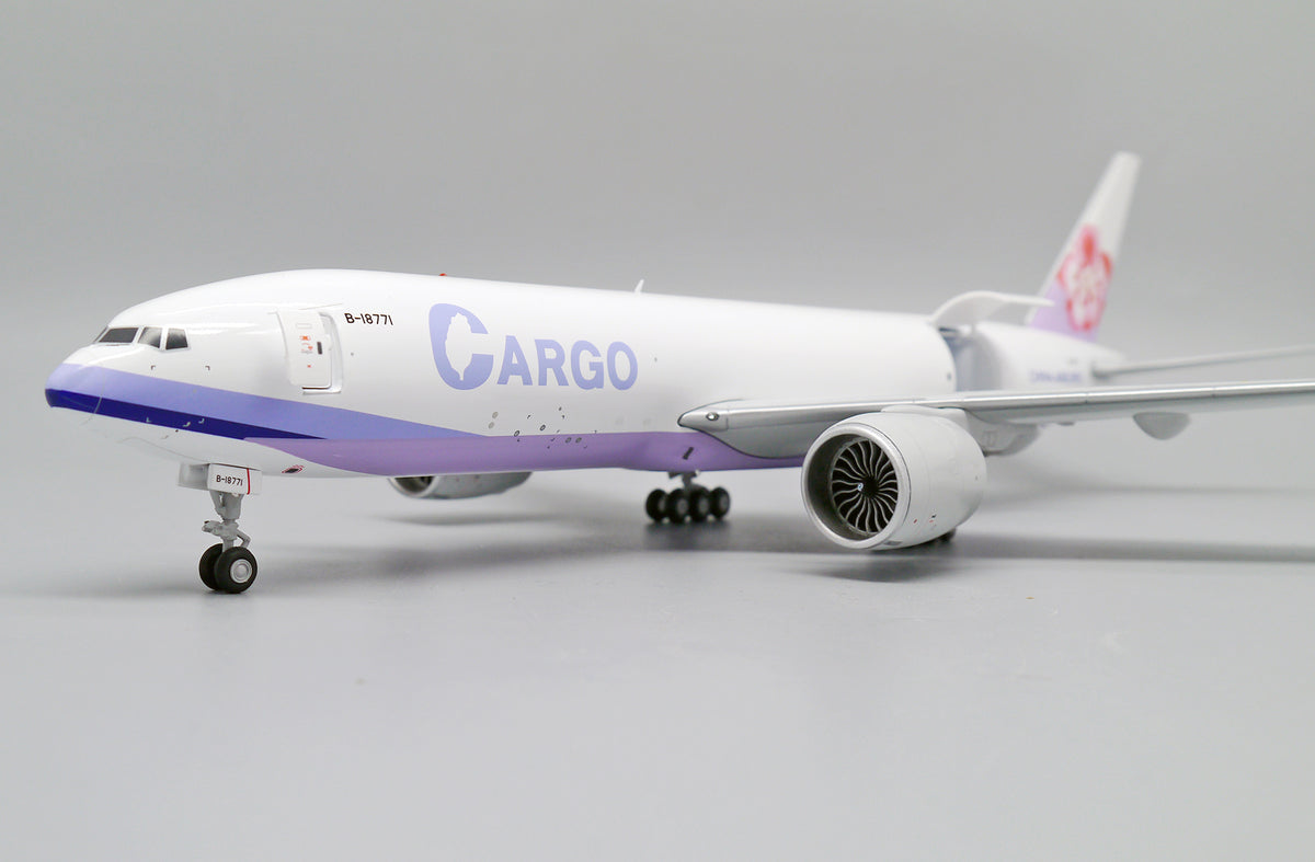 1/200 China Airlines Cargo Boeing 777F "Interactive Series" Reg: B-18771 with Stand