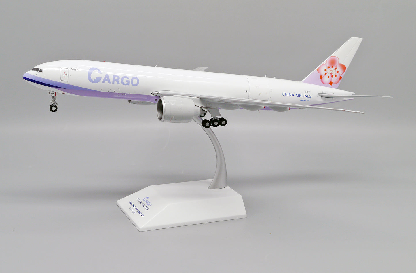 1/200 China Airlines Cargo Boeing 777F "Interactive Series" Reg: B-18771 with Stand