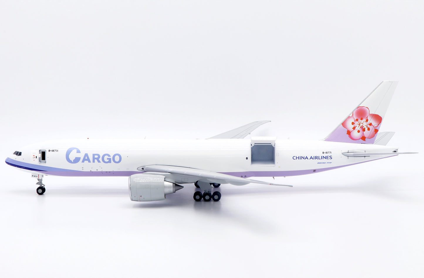 1/200 China Airlines Cargo Boeing 777F "Interactive Series" Reg: B-18771 with Stand