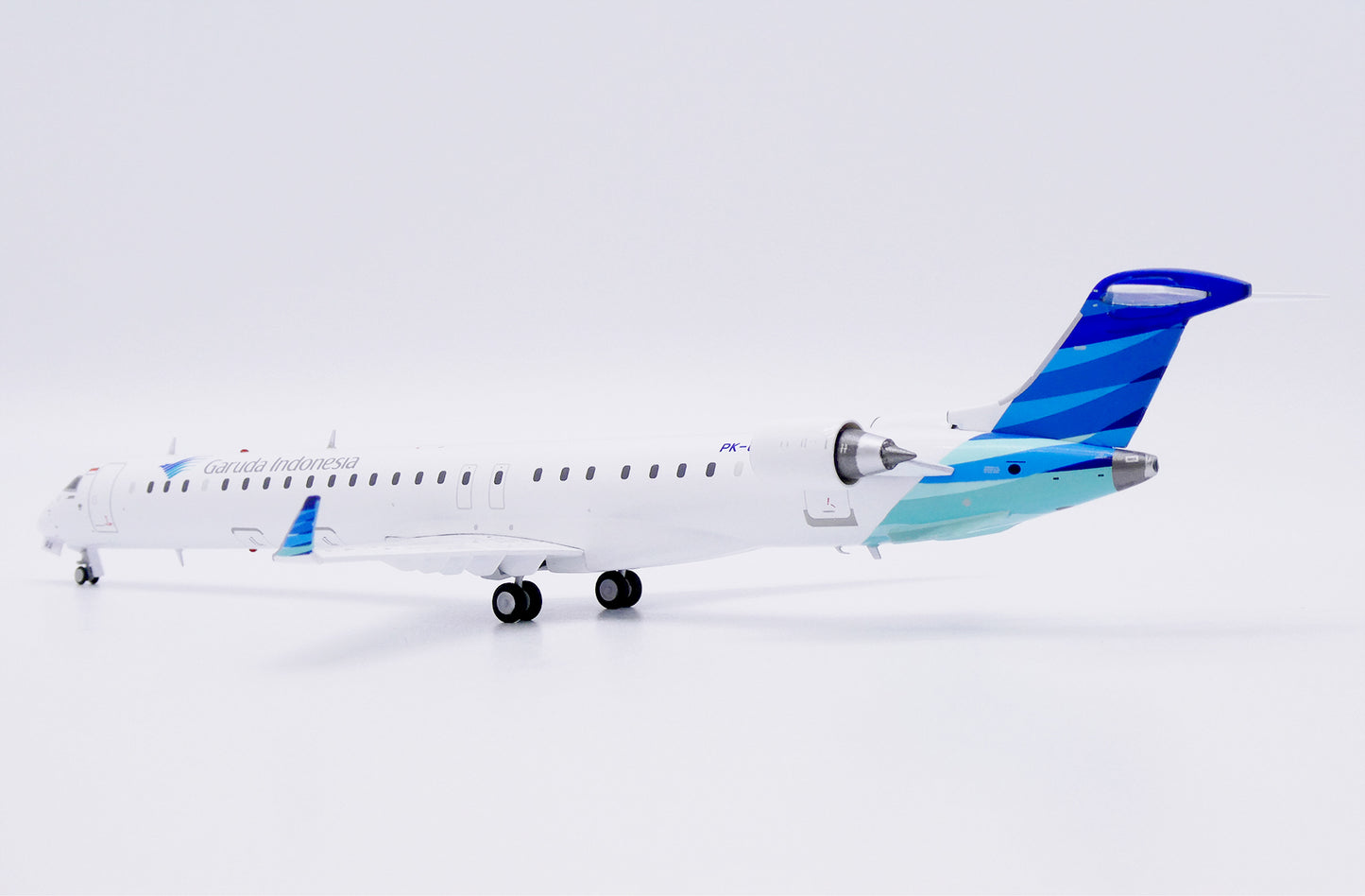 1/200 Garuda Indonesia Bombardier CRJ-1000ER Reg: PK-GRA with Stand