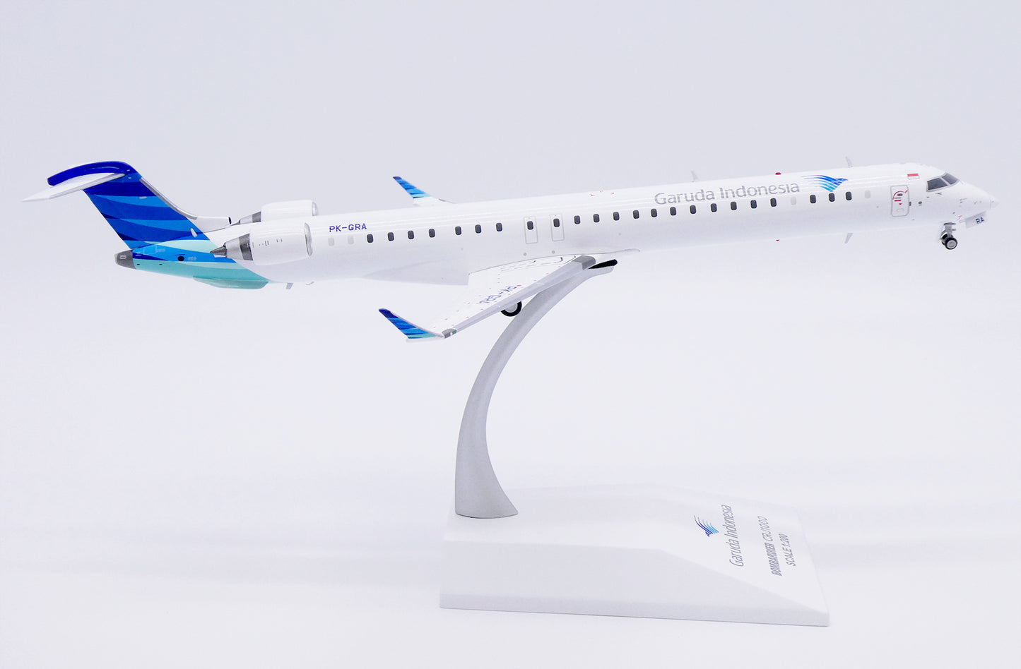 1/200 Garuda Indonesia Bombardier CRJ-1000ER Reg: PK-GRA with Stand