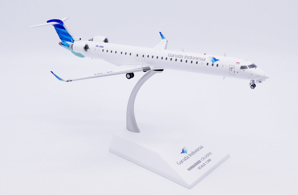 1/200 Garuda Indonesia Bombardier CRJ-1000ER Reg: PK-GRA with Stand