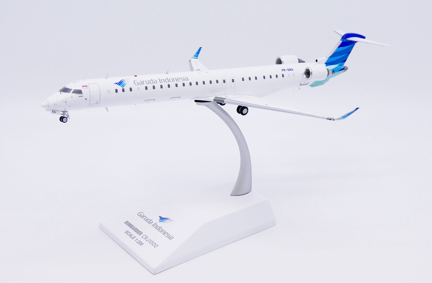 1/200 Garuda Indonesia Bombardier CRJ-1000ER Reg: PK-GRA with Stand