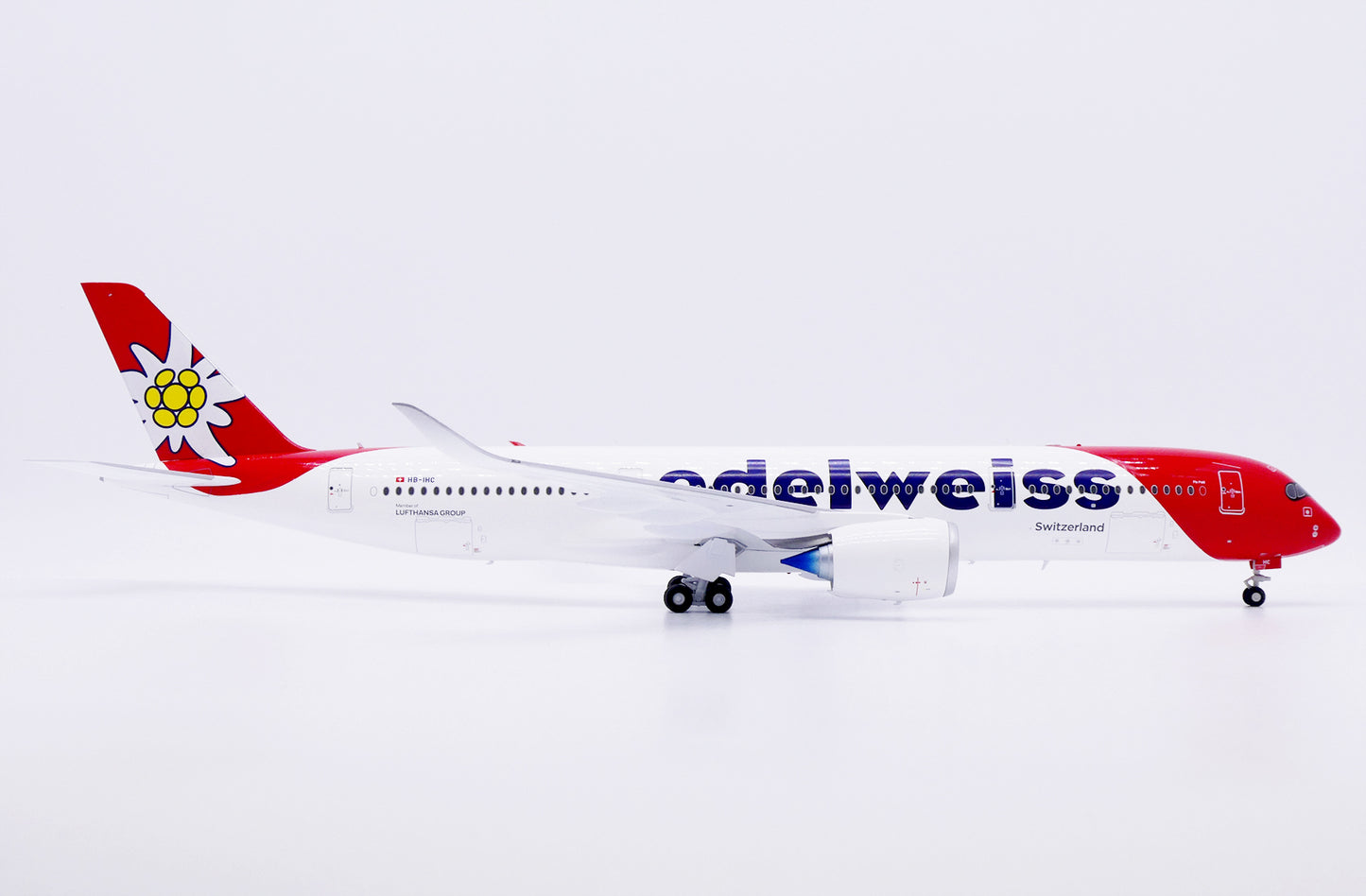 1/200 Edelweiss Airbus A350-900XWB Reg: HB-IHC with Stand