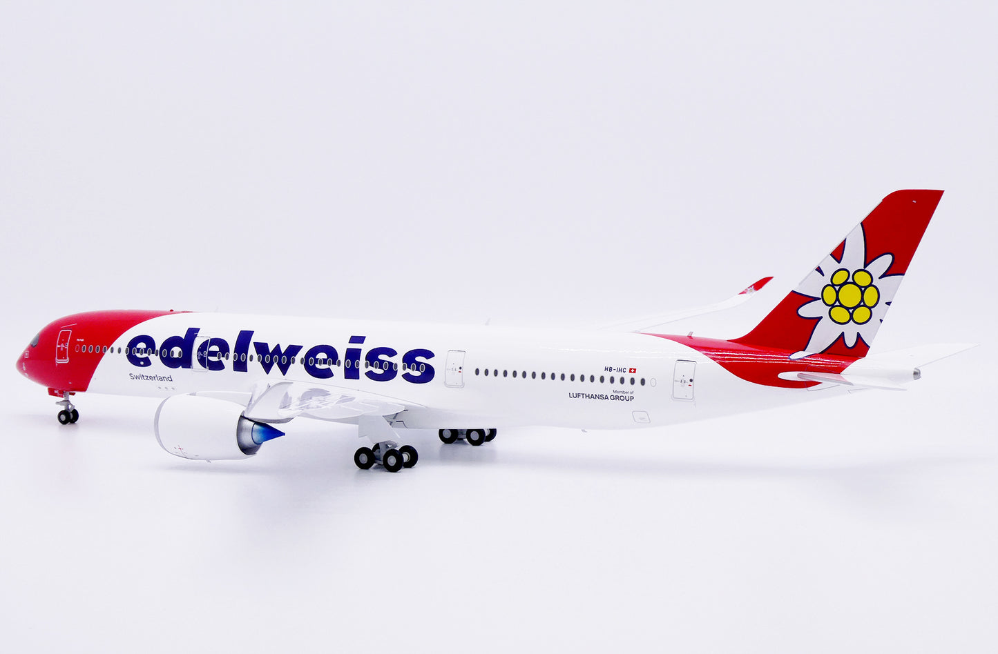 1/200 Edelweiss Airbus A350-900XWB Reg: HB-IHC with Stand