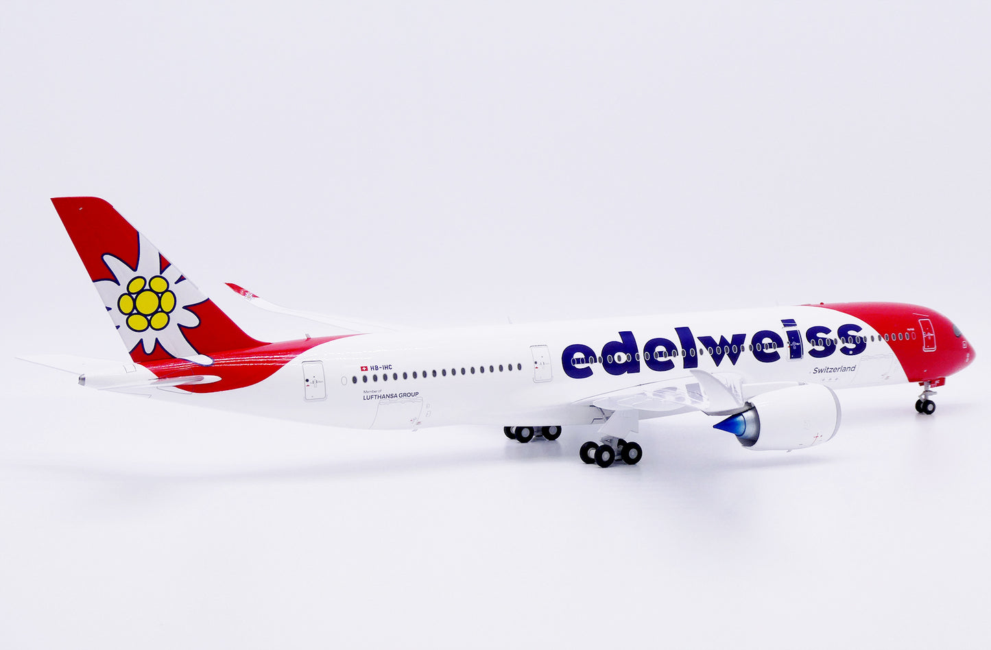 1/200 Edelweiss Airbus A350-900XWB Reg: HB-IHC with Stand