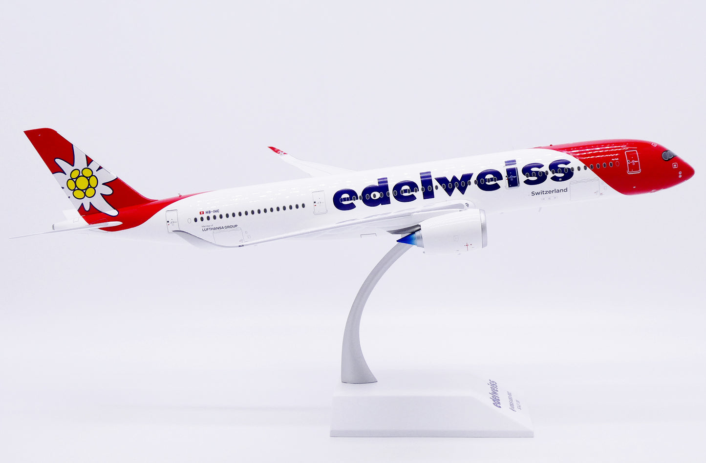 1/200 Edelweiss Airbus A350-900XWB Reg: HB-IHC with Stand