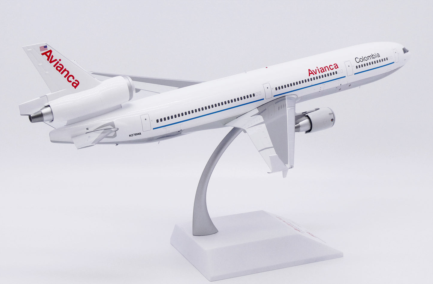 1/200 Avianca Colombia McDonnell Douglas MD-11 "Polished" Reg: N278WA with Stand
