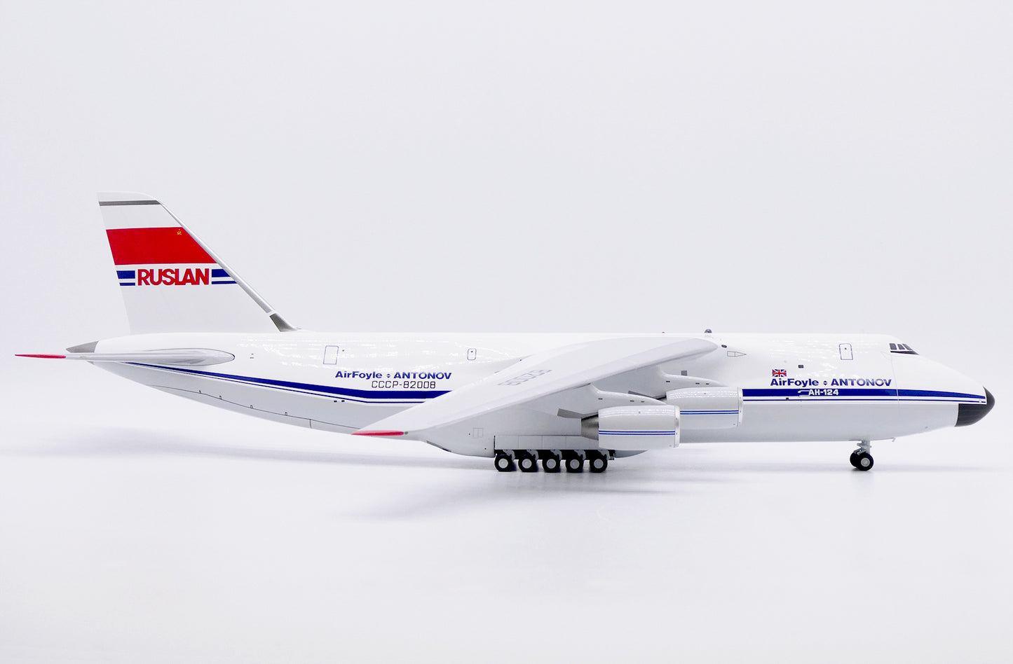 1/200 AirFoyle Antonov AN-124 "Ruslan" Reg: CCCP-82008 with Stand
