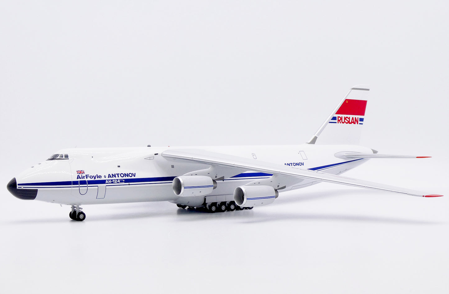 1/200 AirFoyle Antonov AN-124 "Ruslan" Reg: CCCP-82008 with Stand