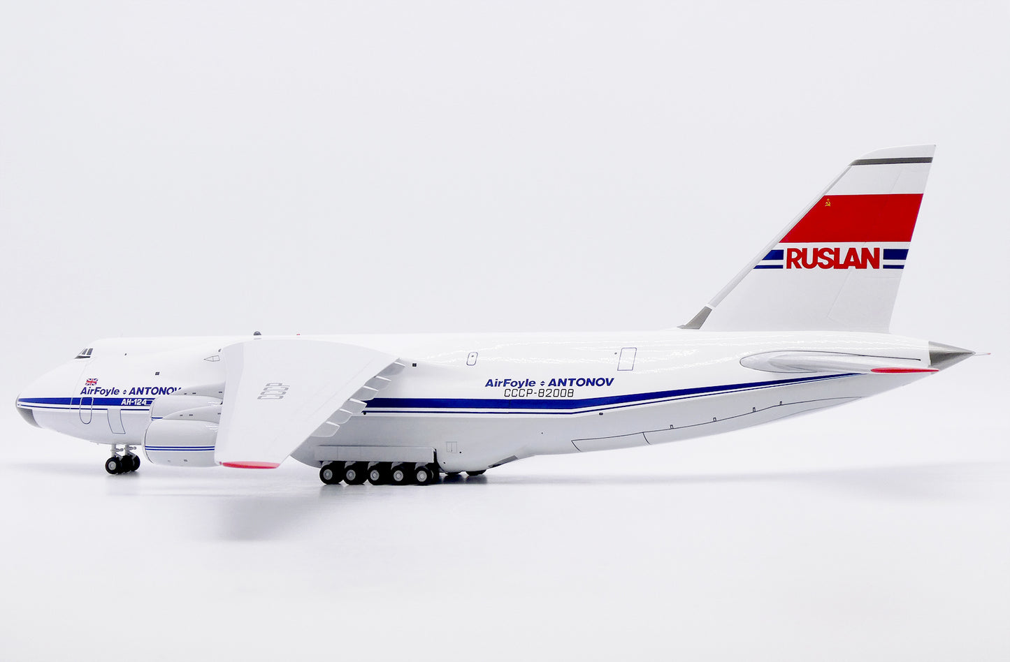 1/200 AirFoyle Antonov AN-124 "Ruslan" Reg: CCCP-82008 with Stand