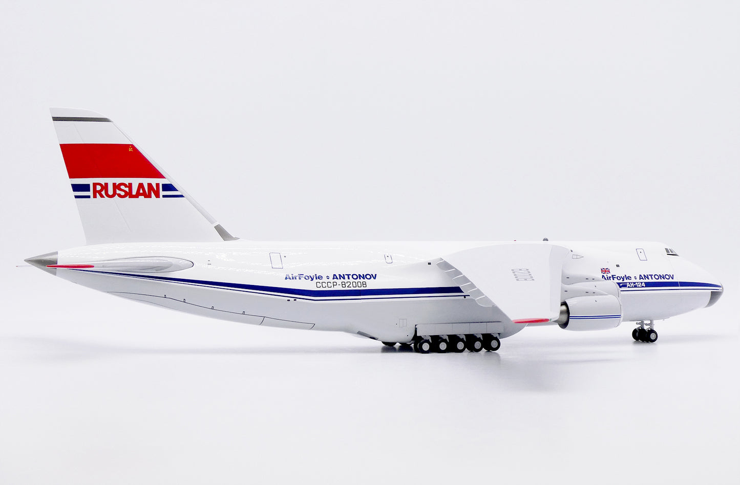 1/200 AirFoyle Antonov AN-124 "Ruslan" Reg: CCCP-82008 with Stand