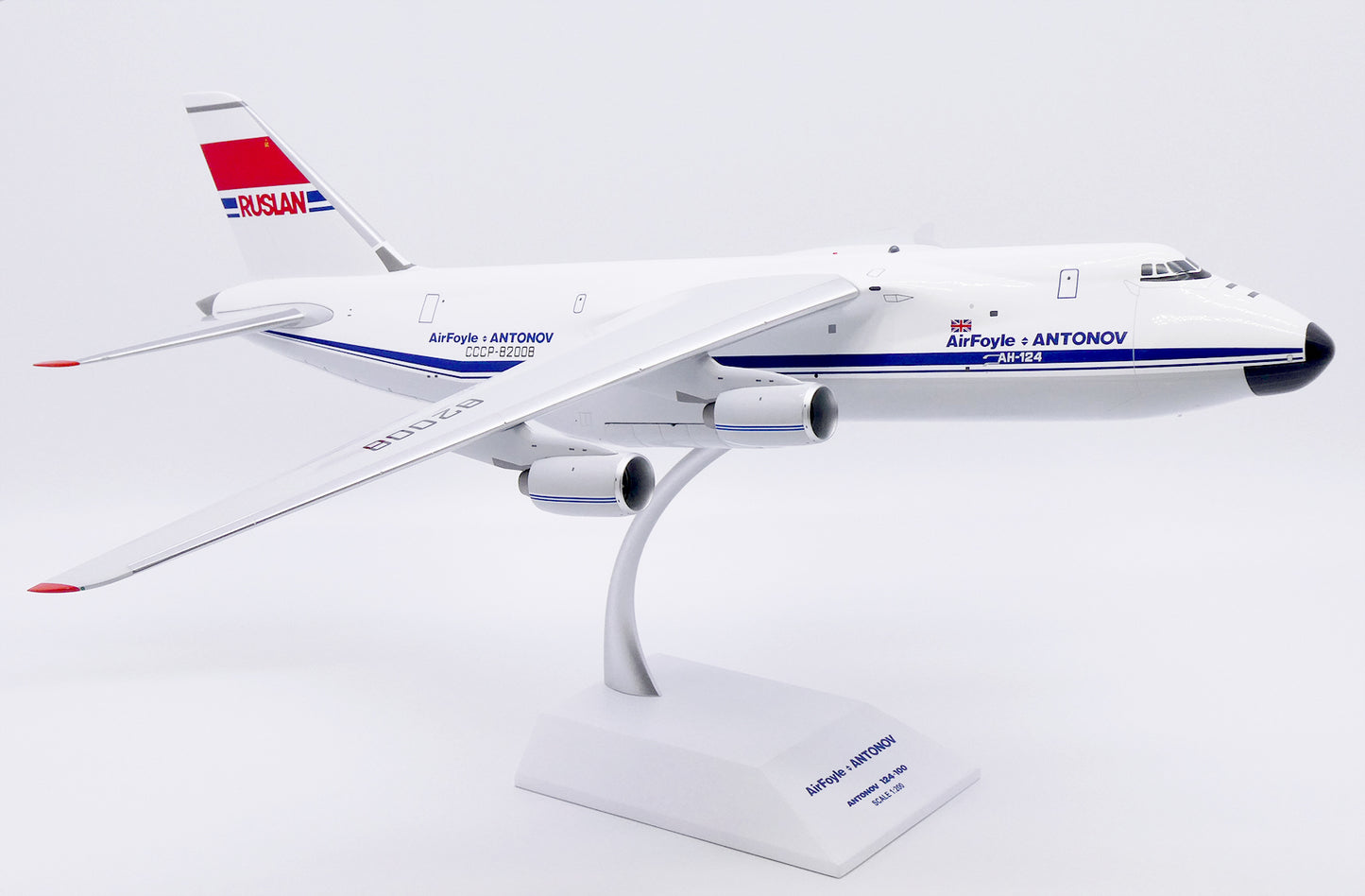 1/200 AirFoyle Antonov AN-124 "Ruslan" Reg: CCCP-82008 with Stand