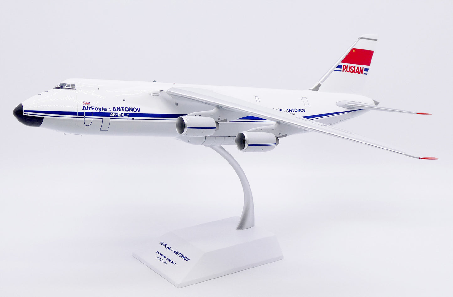 1/200 AirFoyle Antonov AN-124 "Ruslan" Reg: CCCP-82008 with Stand