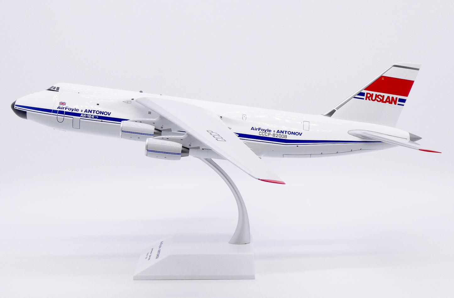 1/200 AirFoyle Antonov AN-124 "Ruslan" Reg: CCCP-82008 with Stand