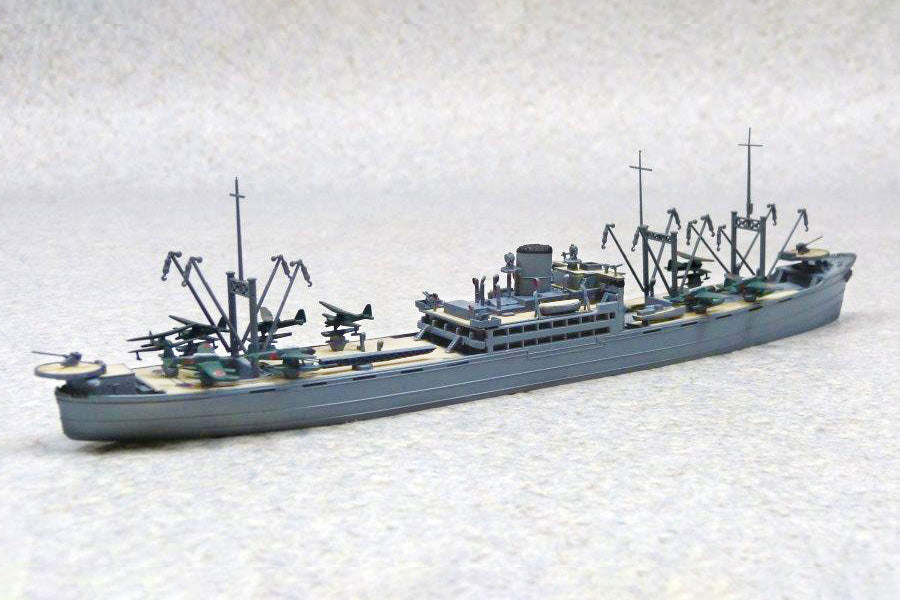 1/700 JAPANESE SEAPLANE TENDER KAMIKAWAMARU