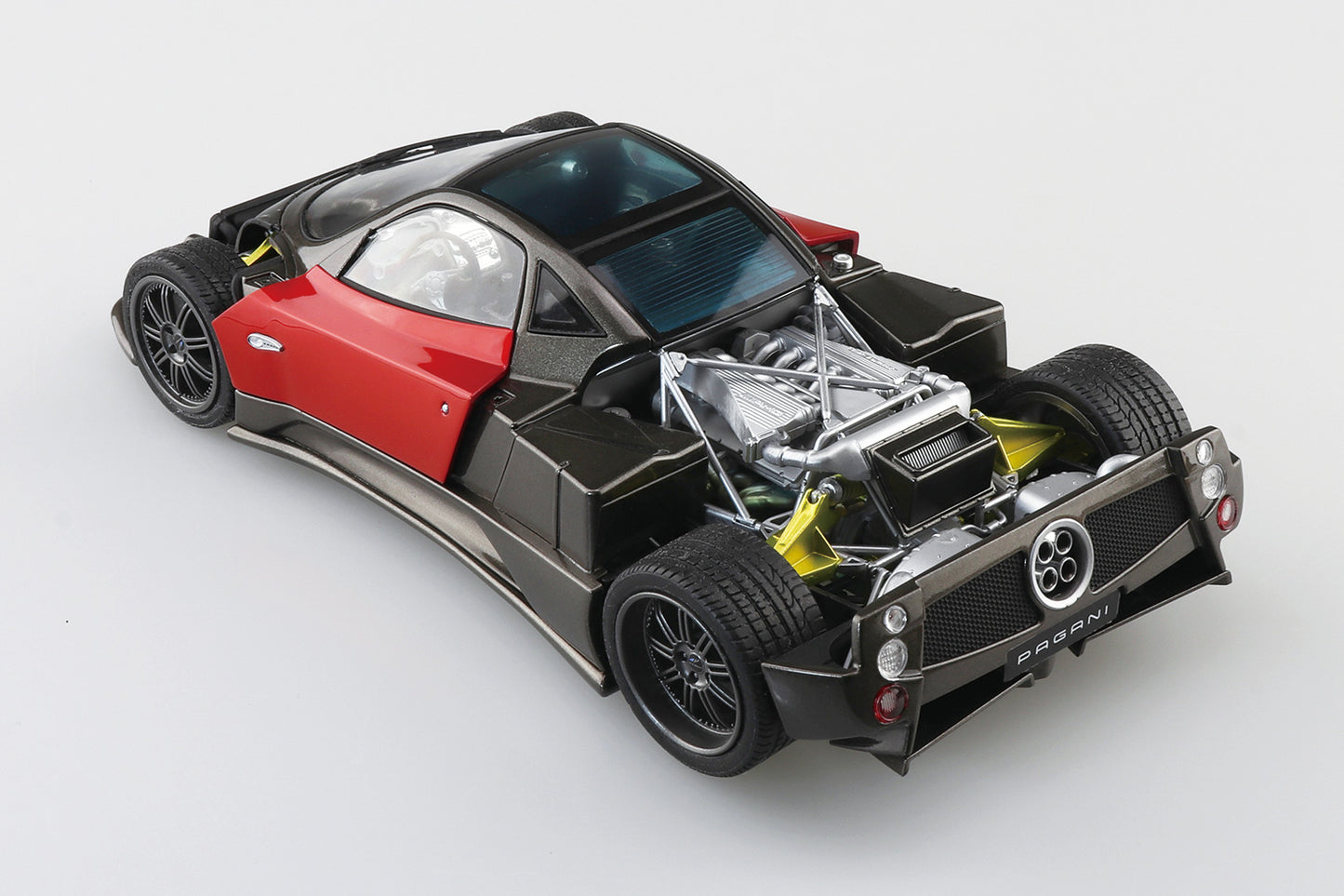 1/24 05 PAGANI Zonda F