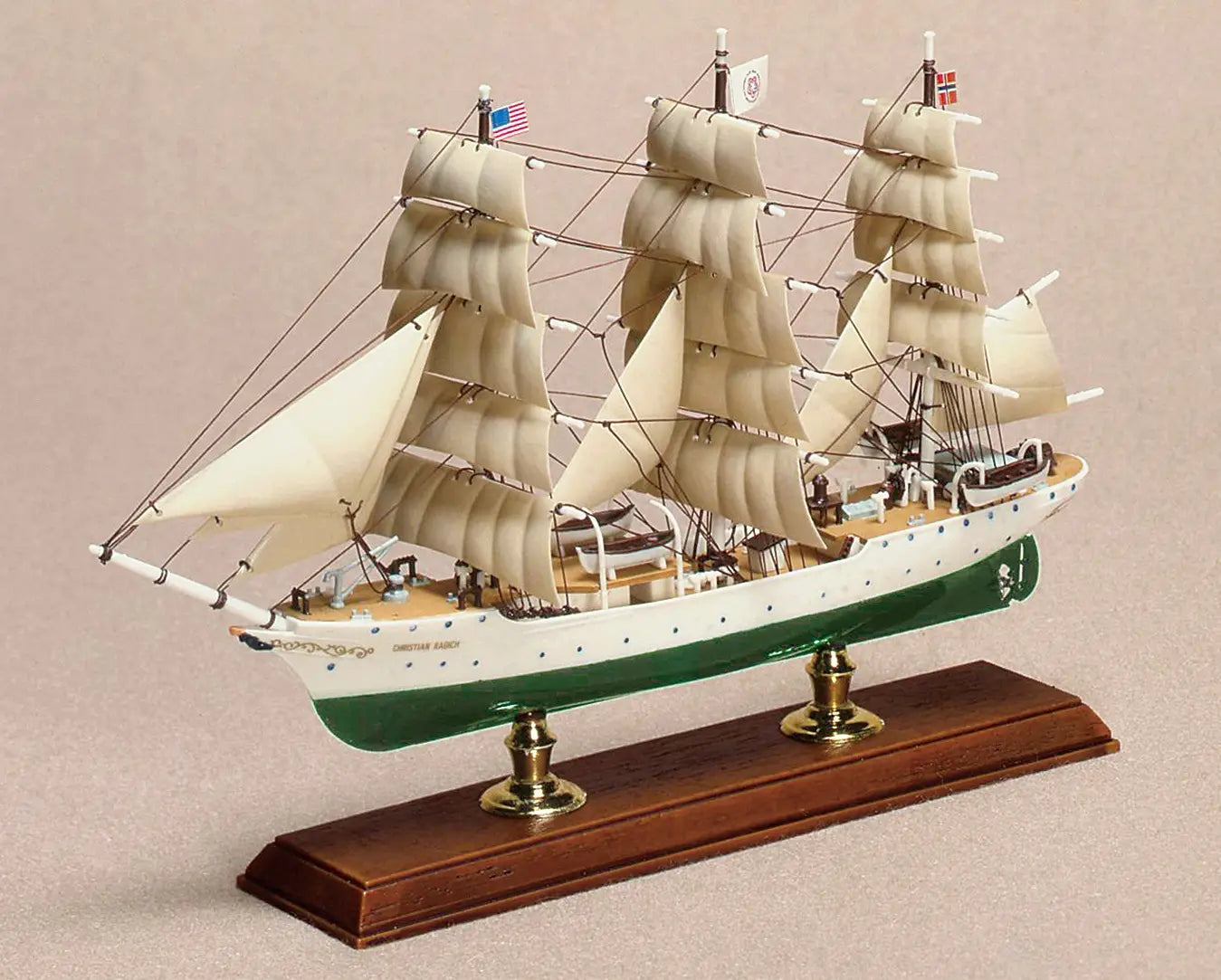 1/350 3-Mast Full-Rigged Ship CHRISTIAN RADICH