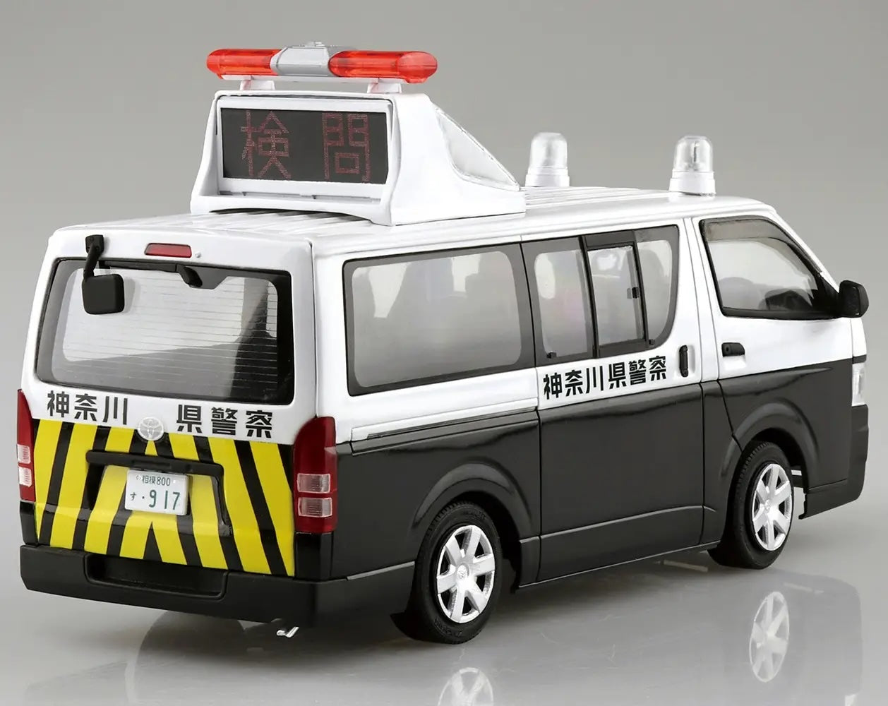 1/24 TOYOTA TRH200V HIACE '07