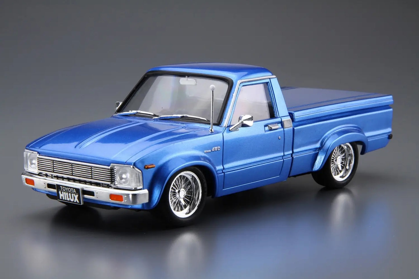 1/24 TOYOTA RN30 HILUX CUSTOM '78
