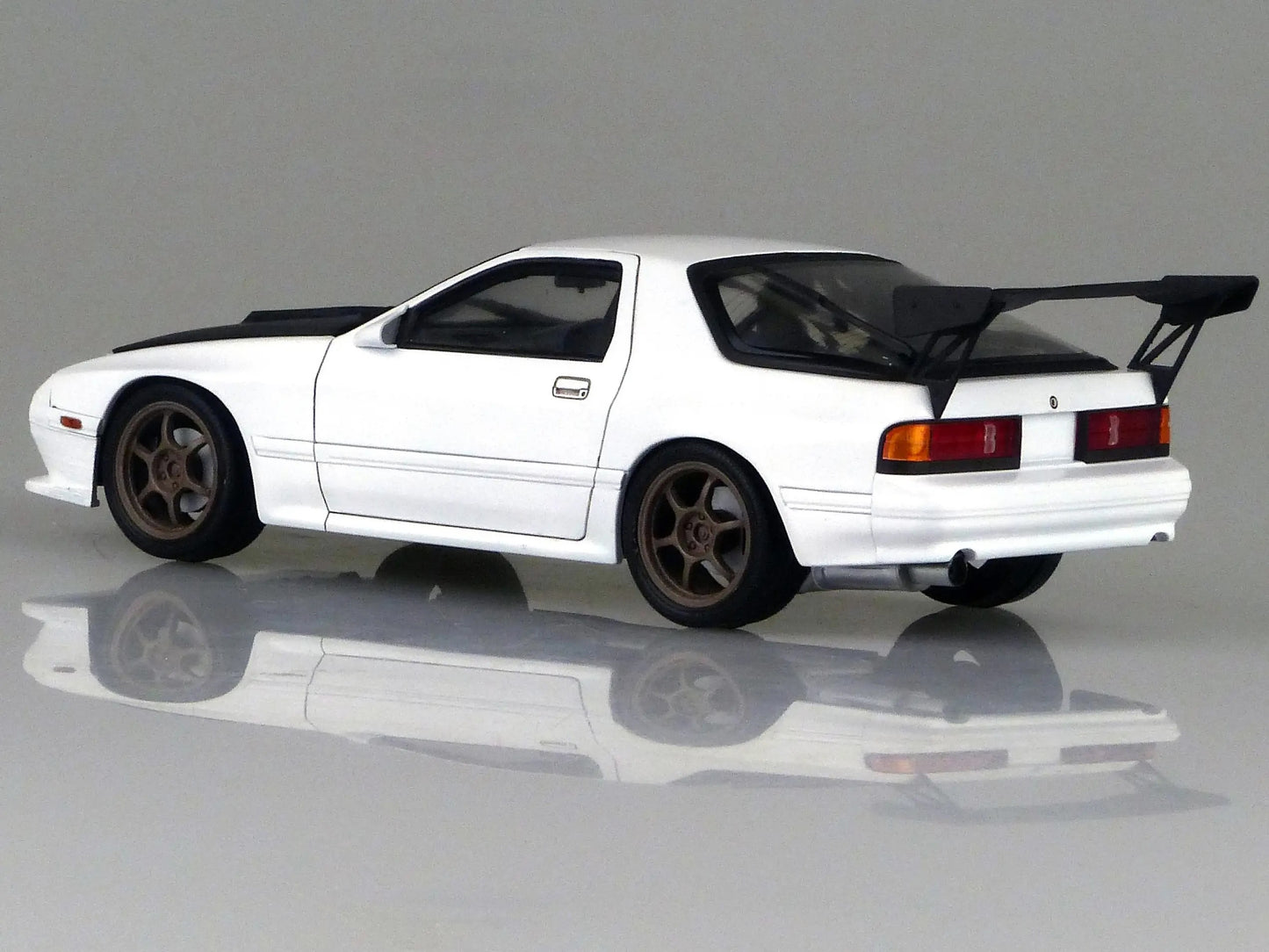 1/24 INITIAL-D TAKAHASHI RYOSUKE MAZDA FC3S RX-7 HAKONE BATTLE VER.