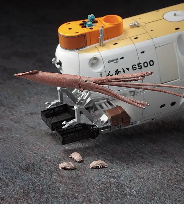1/72 Manned Research Submersible SHINKAI 6500 "DETAIL UP VERSION" with Deep Sea Creatures