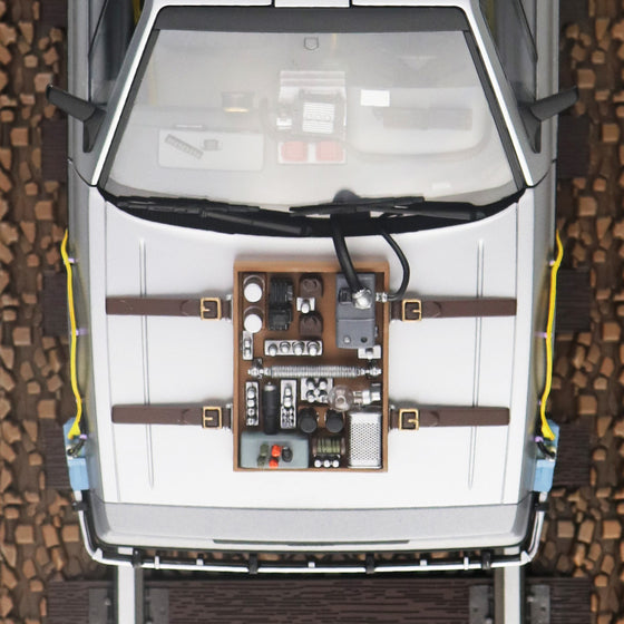 1/24 Time Machine from BACK TO THE FUTURE Part III with Railroad