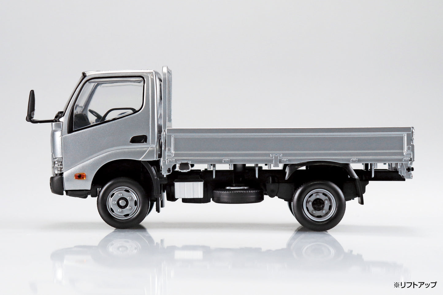 1/32 SNAP Hino Dutro Truck (Silver)