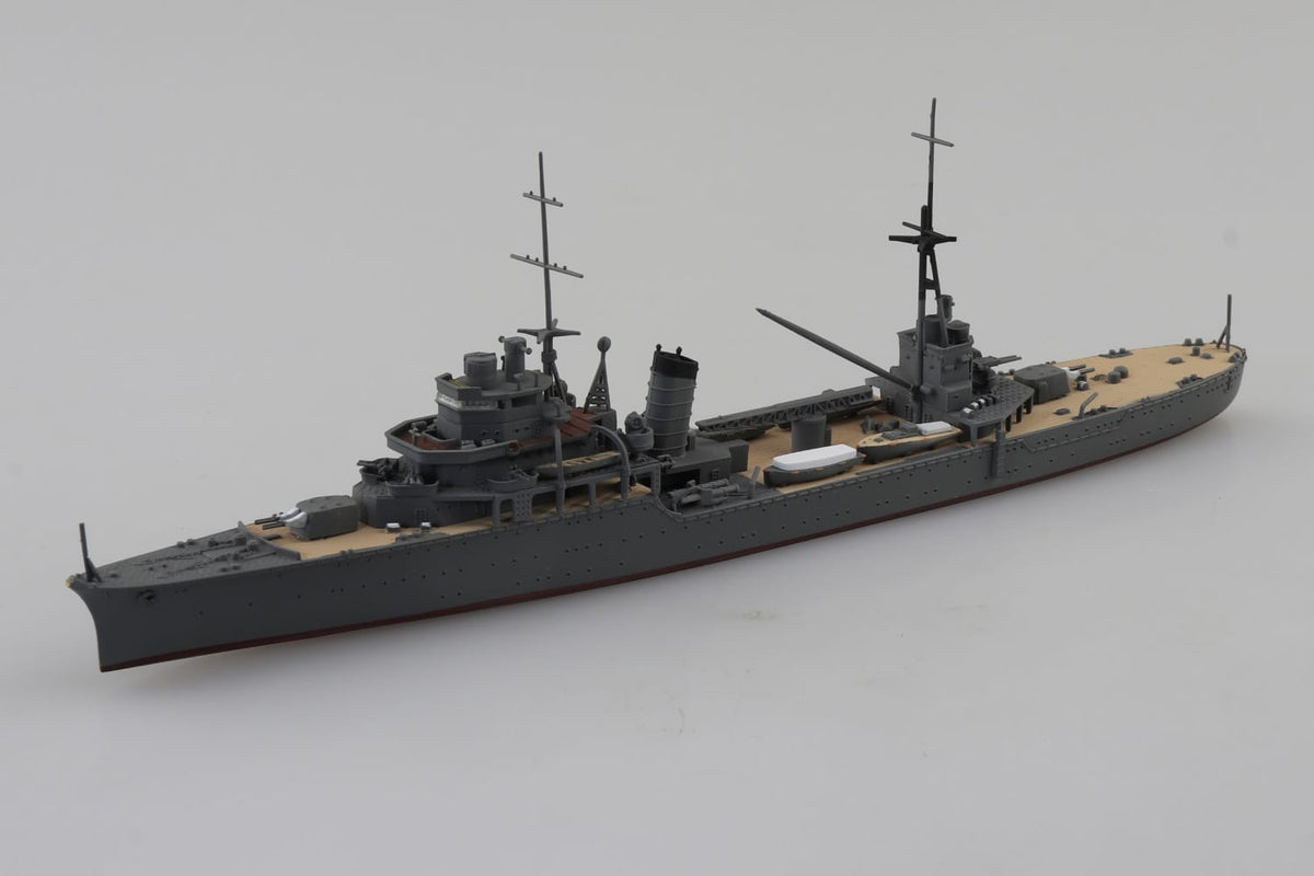 1/700 JAPANESE NAVY LIGHT CRUISER KATORI