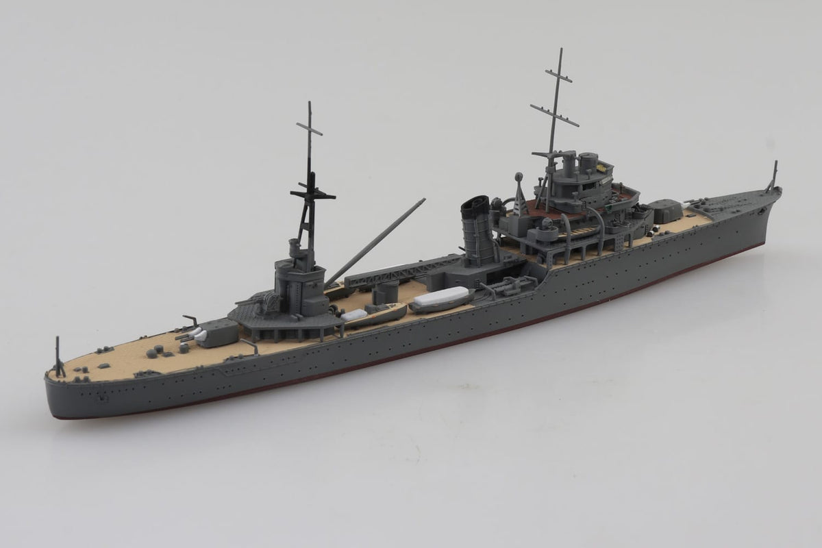 1/700 JAPANESE NAVY LIGHT CRUISER KATORI