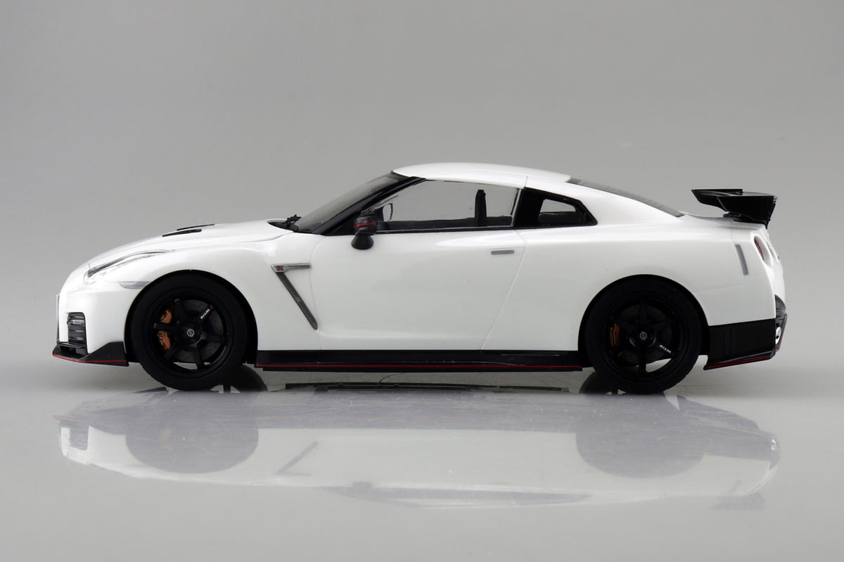 1/24 SNAP R35 NISSAN GT-R Nismo 2017 Brilliant White Pearl