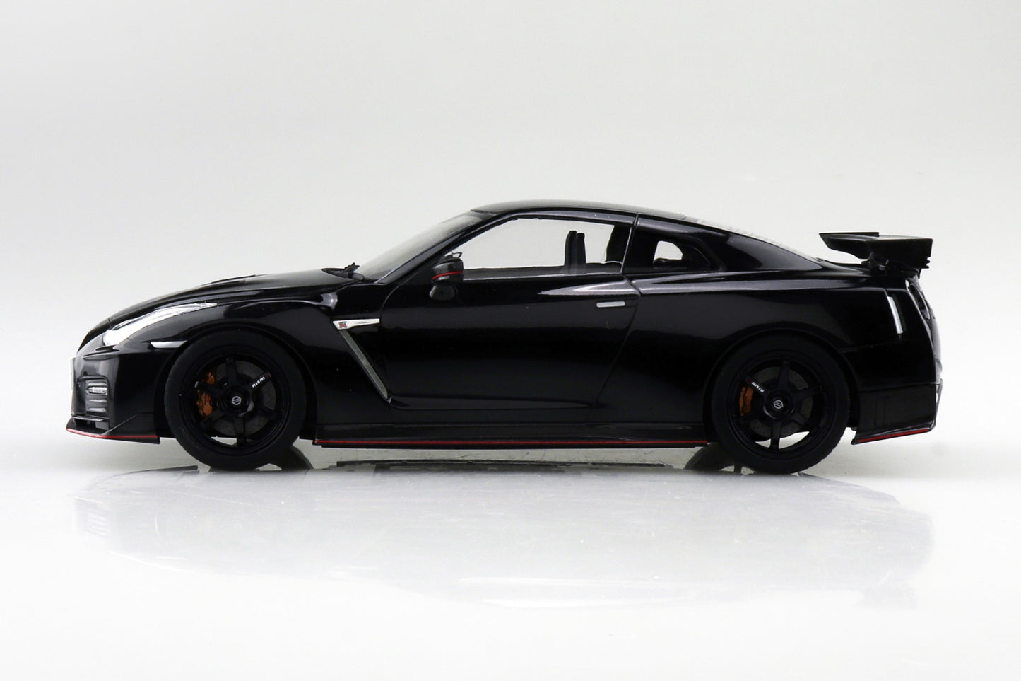 1/24 Insurance NISSAN G50 President '89