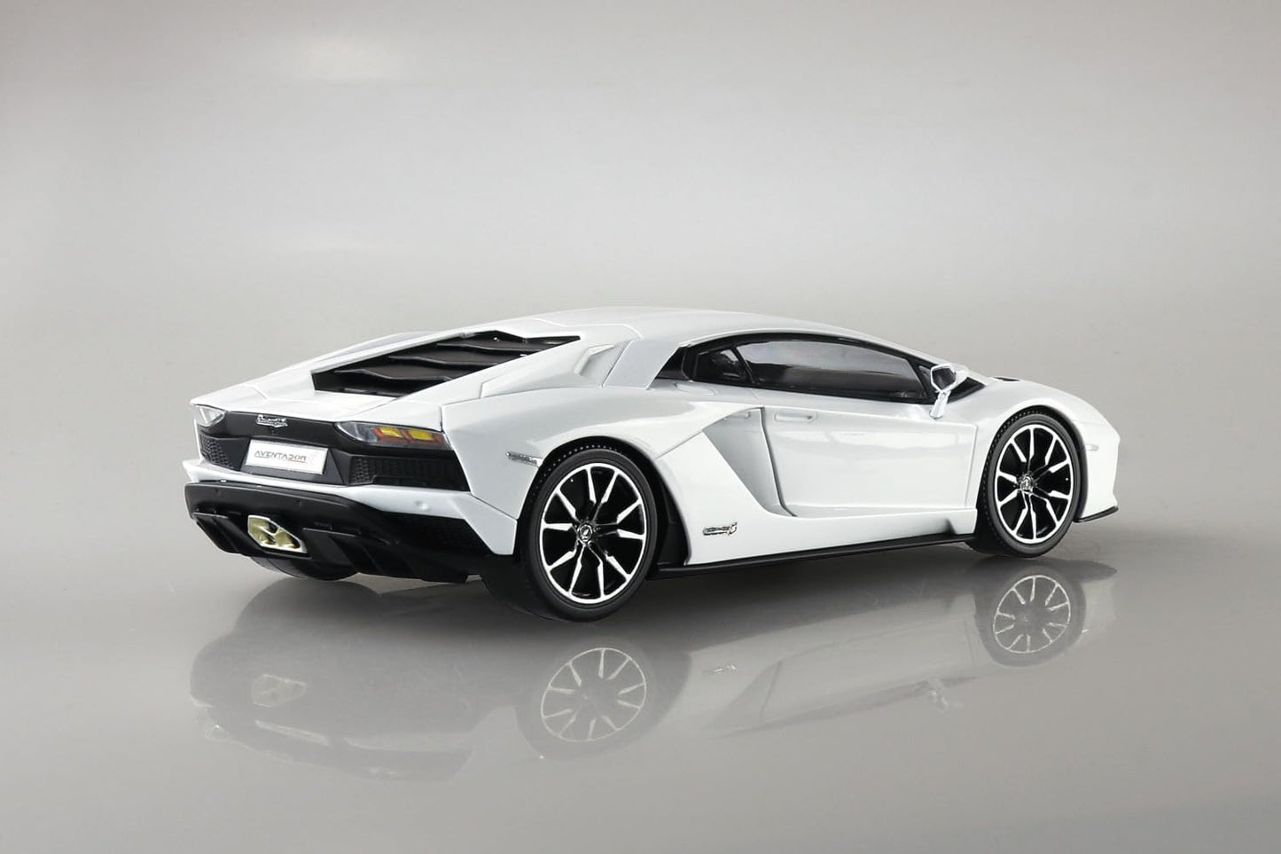 1/32 SNAP LAMBORGHINI AVENTADOR S (Pearl White)