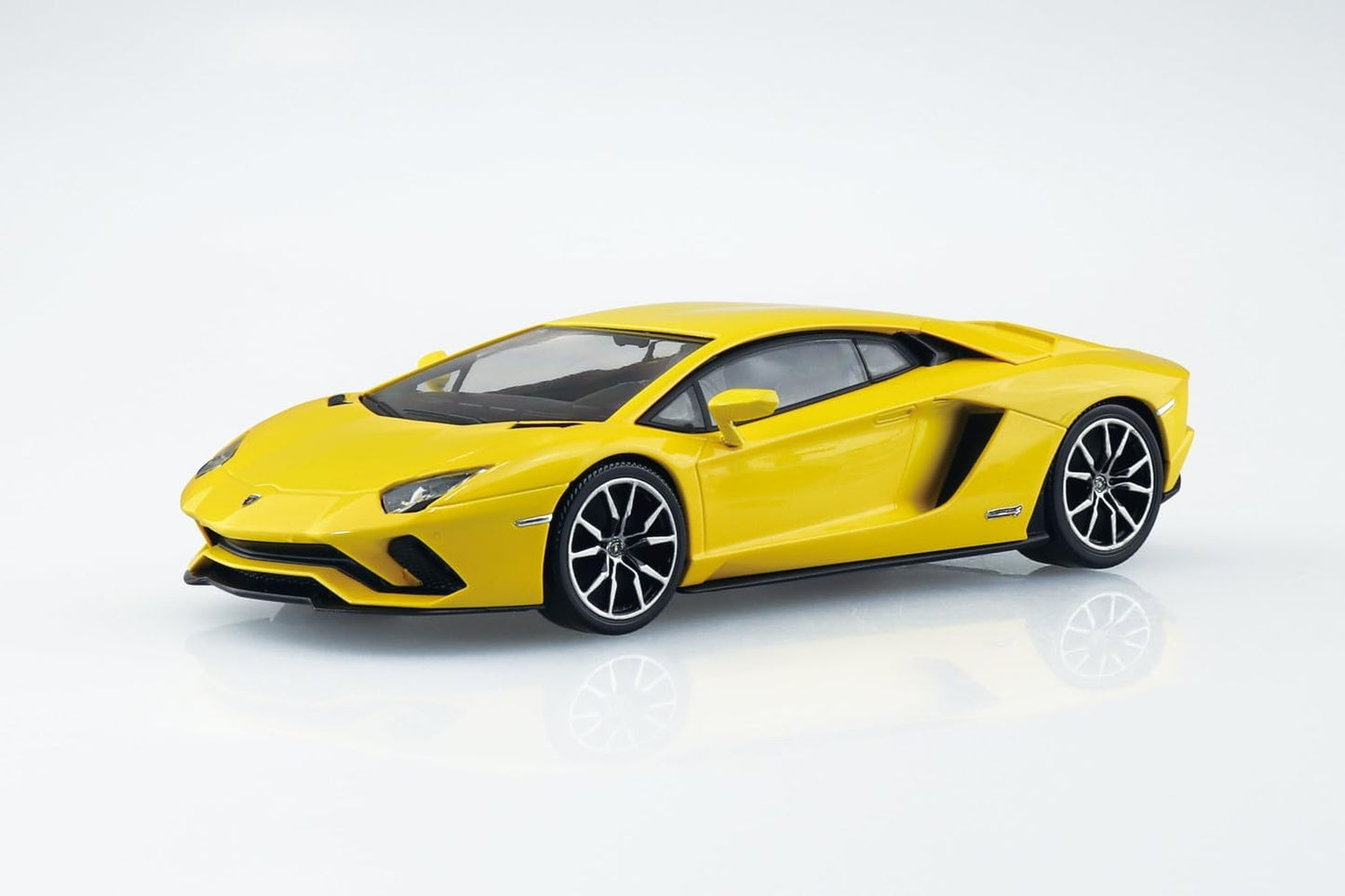 1/32 SNAP LAMBORGHINI AVENTADOR S (Pearl Yellow)