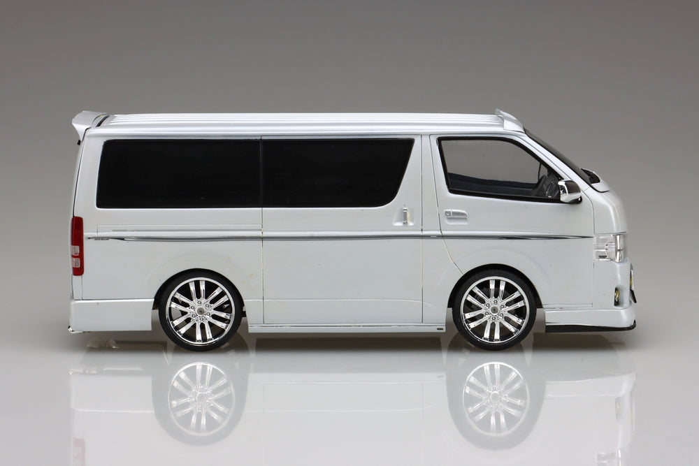 1/24 SILK BLAZE TOYOTA TRH200V HIACE Ver III '10