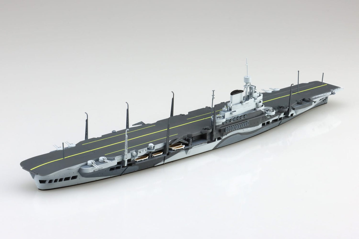 1/700 British AIRCRAFT Carrier Illustrious