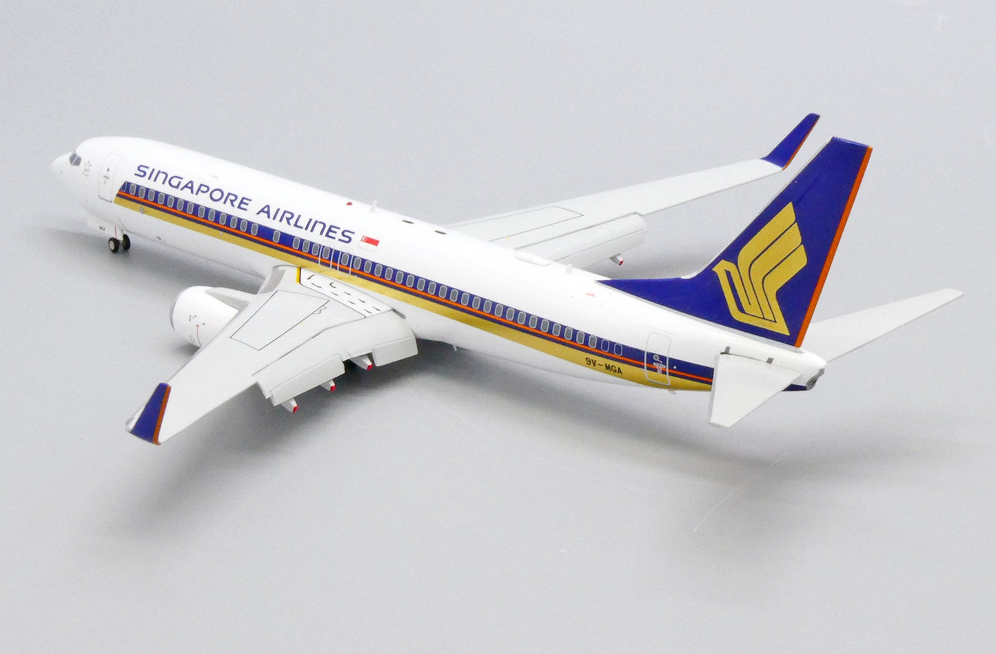 1/200 Singapore Airlines Boeing 737800 Flaps Down 9VMGA