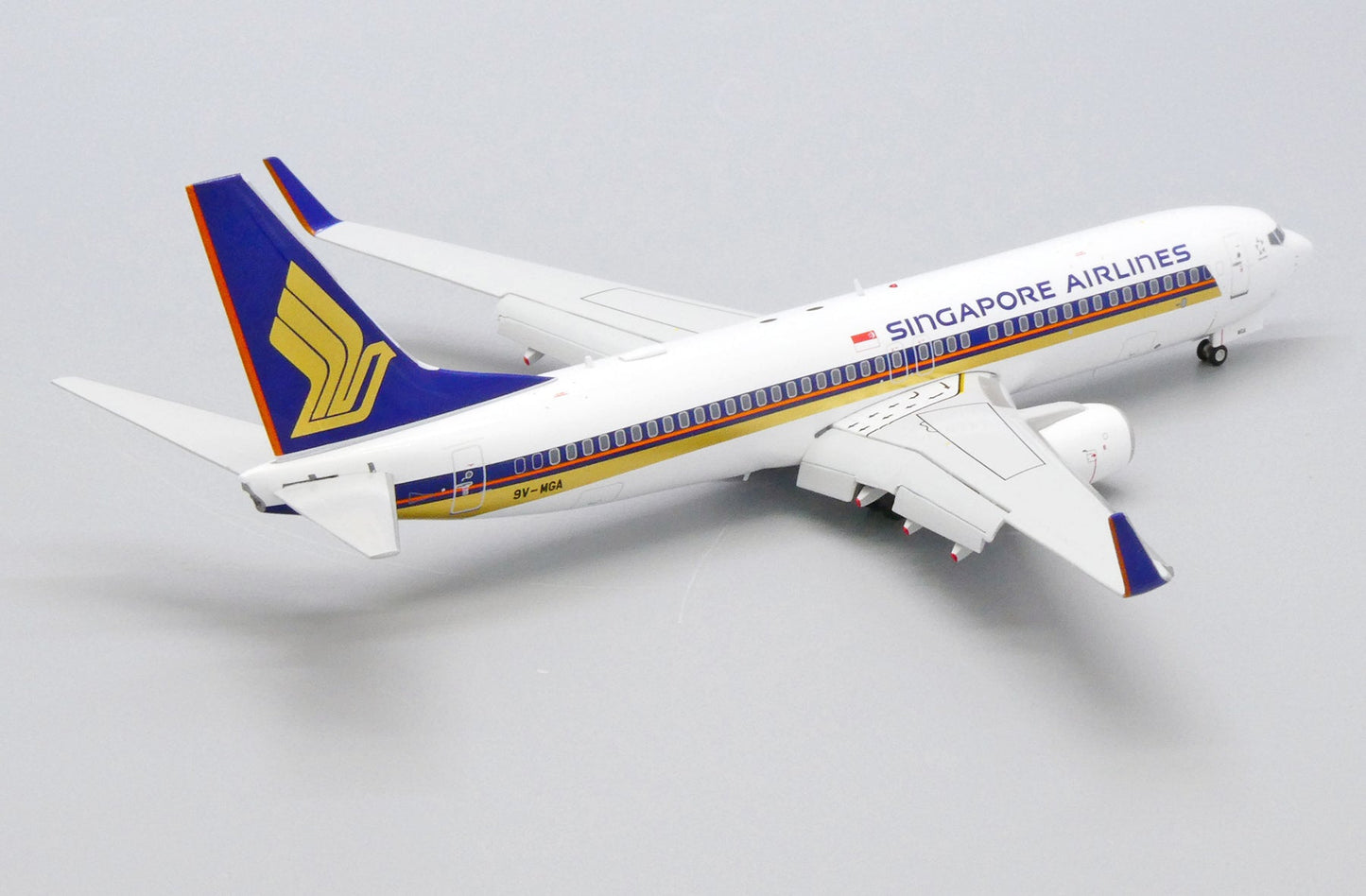 1/200 Singapore Airlines Boeing 737800 Flaps Down 9VMGA