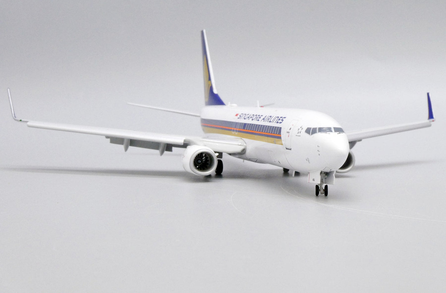 1/200 Singapore Airlines Boeing 737800 Flaps Down 9VMGA