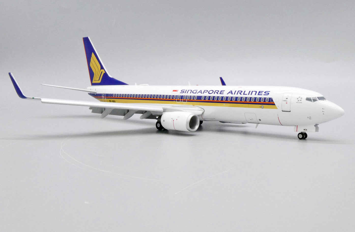 1/200 Singapore Airlines Boeing 737800 Flaps Down 9VMGA