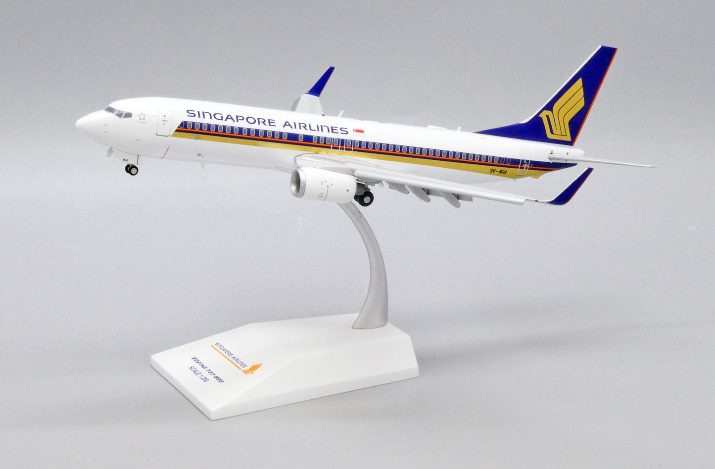 1/200 Singapore Airlines Boeing 737800 Flaps Down 9VMGA