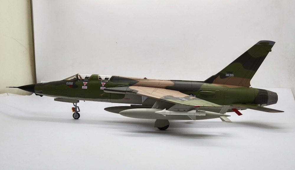 1/72 F-105F Thunderchief 63-8301 Lt Col. Leo Thorsness 355th TFW 357th TFS 17 April 1967